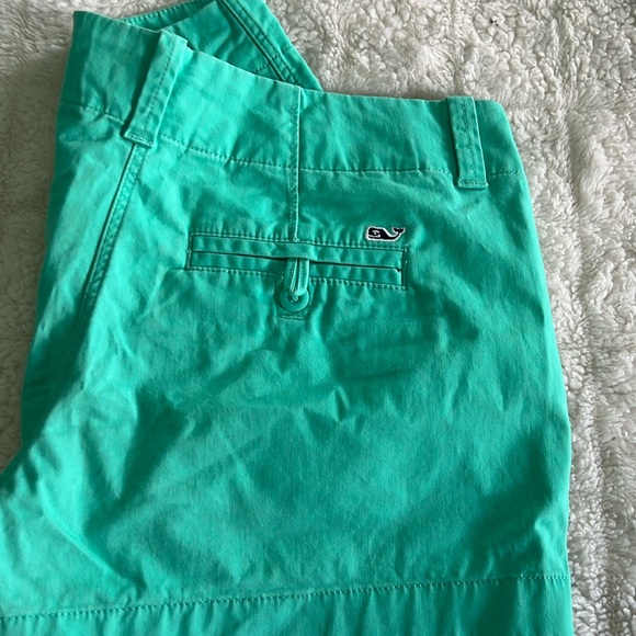 Vineyard Vines, everyday short, women’s size 2 - Picture 7 of 9